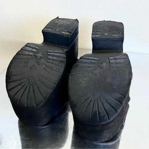 UNIF Chunky Platform O-Ring Hardware Buckle Sandals w/ Ankle Strap - Picture 10 of 10